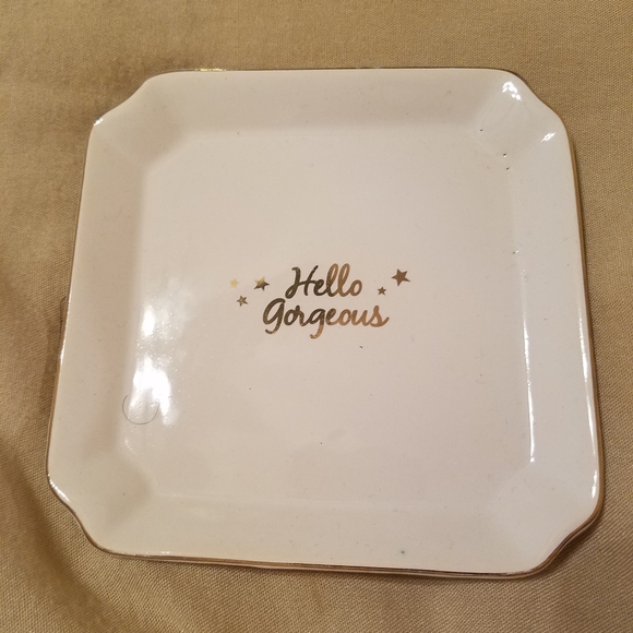 *FREE Trinket Tray + Dainty Gold earrings - Picture 5 of 5